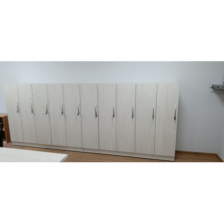 Mobilier pentru vestiarul scolii 